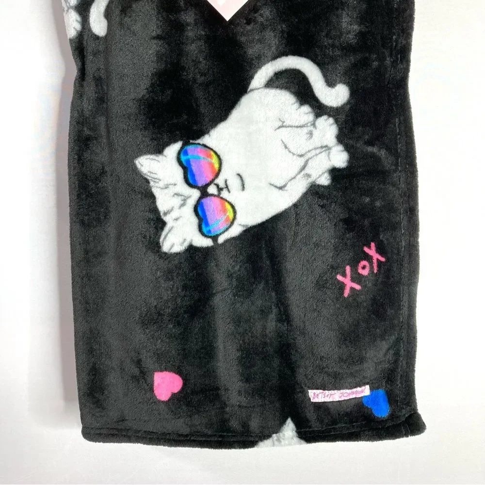 Betsey Johnson Black Cool Cat Ultra Soft Plush Throw 50”x60” NWT Rainbow Groovy